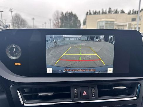 Used 2024 Lexus ES 300h w/ Premium Package image 15