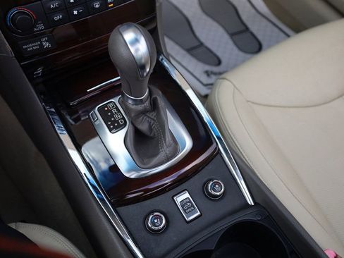 Used 2010 INFINITI G37 Sport w/ Premium Pkg image 26