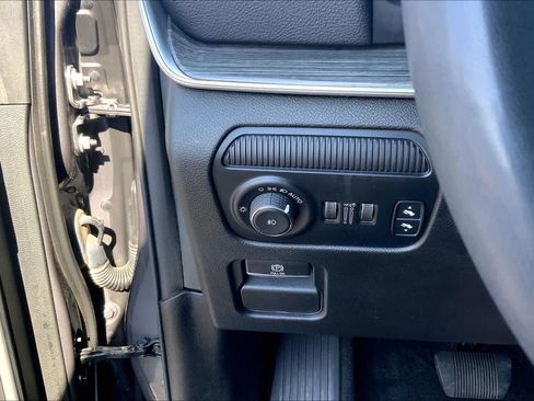 Used 2022 Jeep Wagoneer Series III AWD/4WD image 36