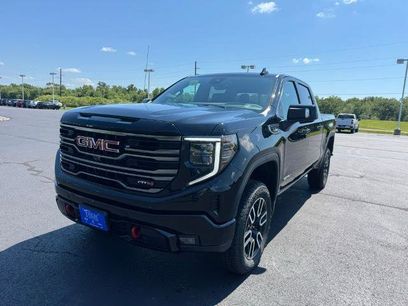 New 2025 GMC Sierra 1500 AT4 w/ Technology Package