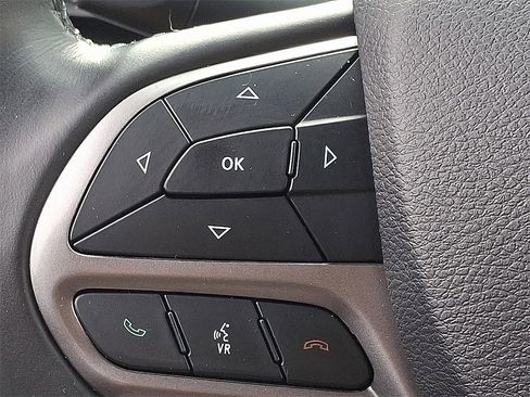 Used 2019 Jeep Cherokee Latitude Plus image 22