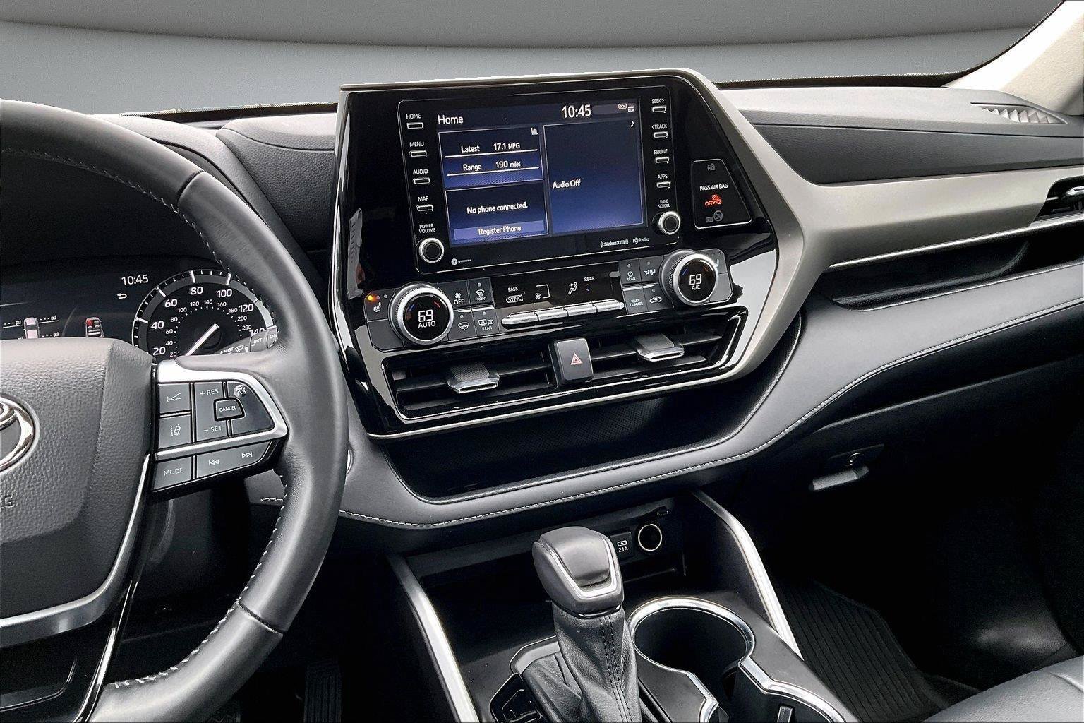 Used 2021 Toyota Highlander XLE AWD/4WD image 10