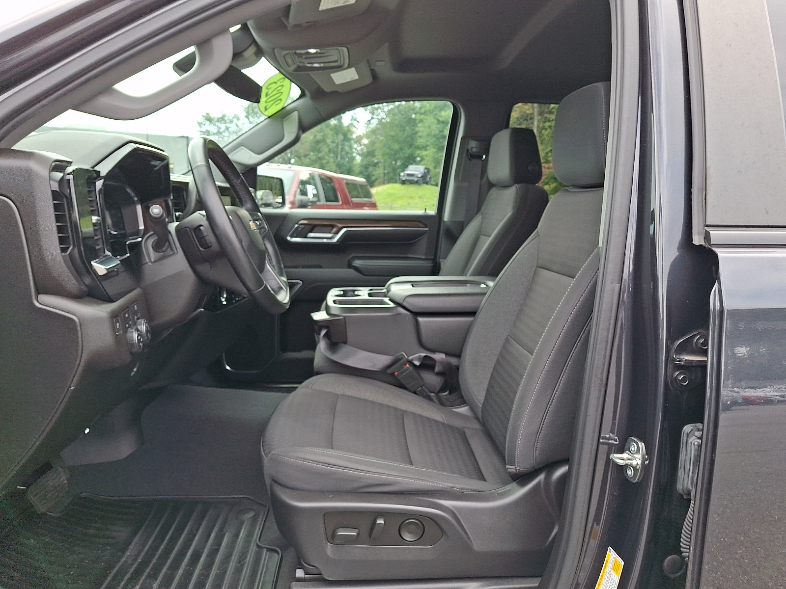 Certified 2023 Chevrolet Silverado 1500 LT AWD/4WD image 13