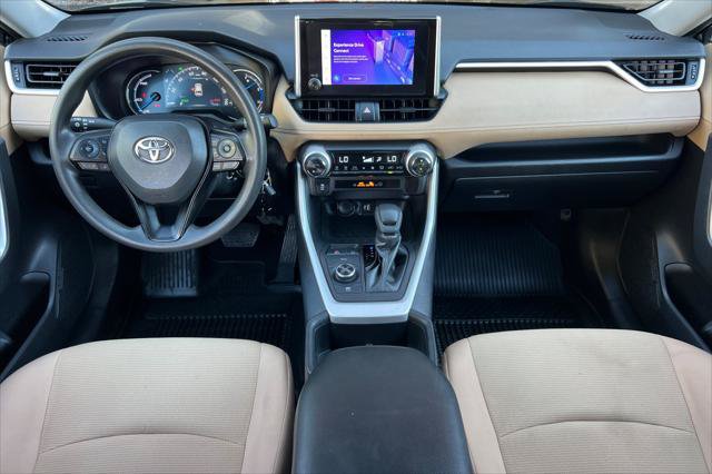 Certified 2023 Toyota RAV4 LE AWD/4WD image 3