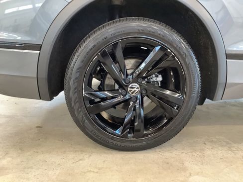 Used 2023 Volkswagen Tiguan SE R-Line AWD/4WD image 24