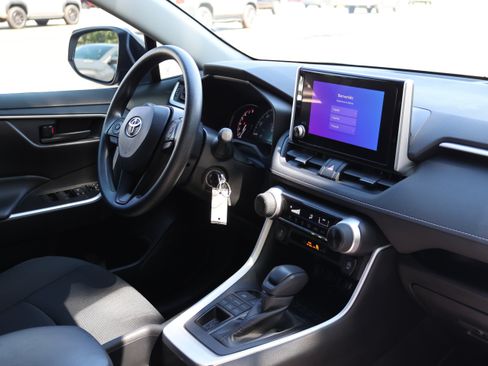 Certified 2025 Toyota RAV4 LE AWD/4WD image 34