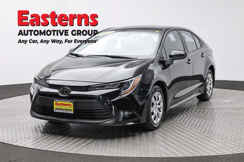 Used 2025 Toyota Corolla LE FWD image 1