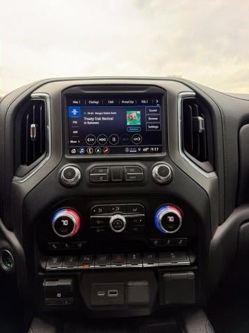 Used 2022 GMC Sierra 3500 Denali AWD/4WD image 11