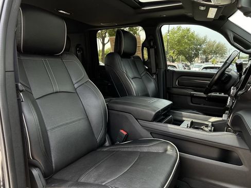 Used 2023 RAM 2500 Limited w/ Towing Technology Group image 32