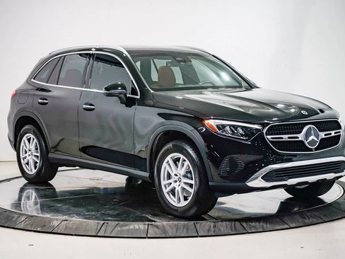 Used 2023 Mercedes-Benz GLC 300 4MATIC image 5