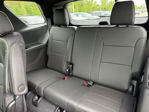 Used 2023 Chevrolet Traverse Premier w/ Redline Edition AWD/4WD image 26