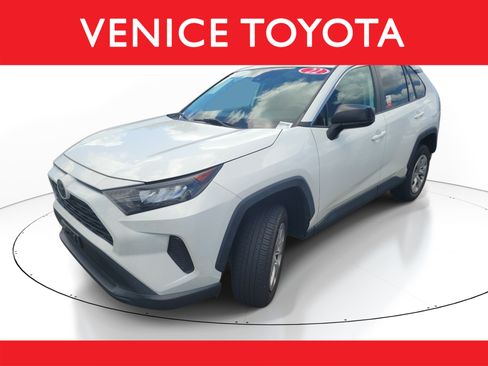 Certified 2022 Toyota RAV4 LE FWD image 1