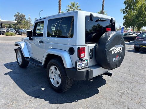 Used 2012 Jeep Wrangler Sahara AWD/4WD image 5