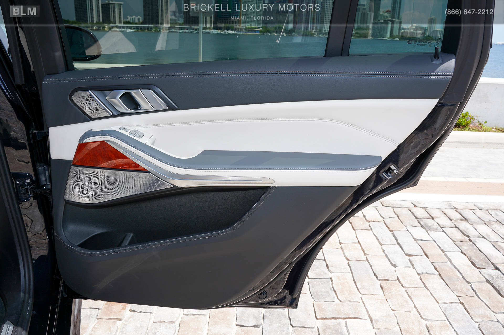 Used 2024 BMW ALPINA XB7 AWD/4WD image 19
