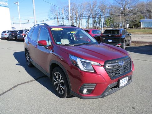 Used 2023 Subaru Forester Limited image 7