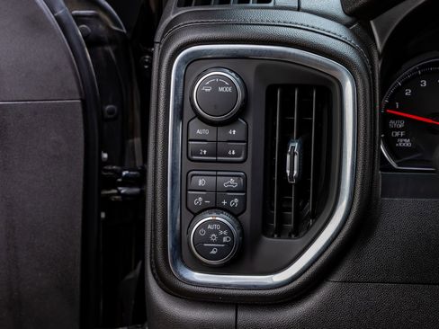 Used 2021 Chevrolet Silverado 1500 LT Trail Boss w/ Convenience Package II image 21