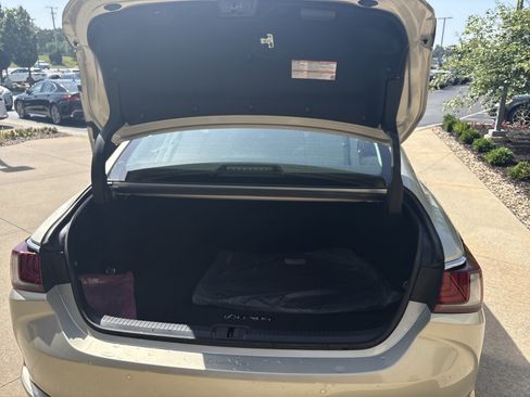 Used 2025 Lexus ES 350 w/ Accessory Package (Z2) FWD image 32