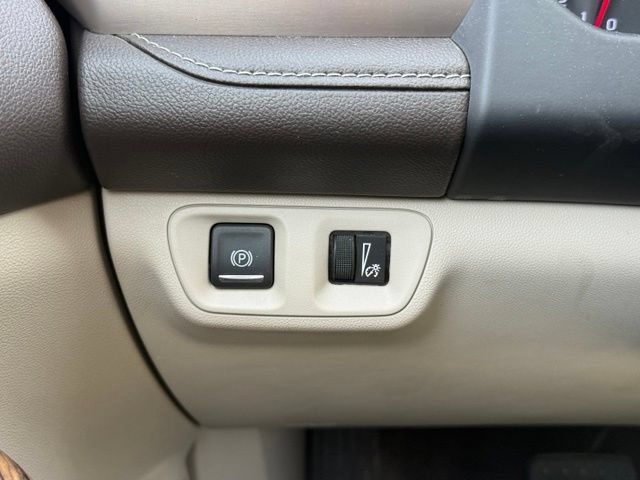Used 2017 GMC Acadia Denali w/ Technology Package AWD/4WD image 23