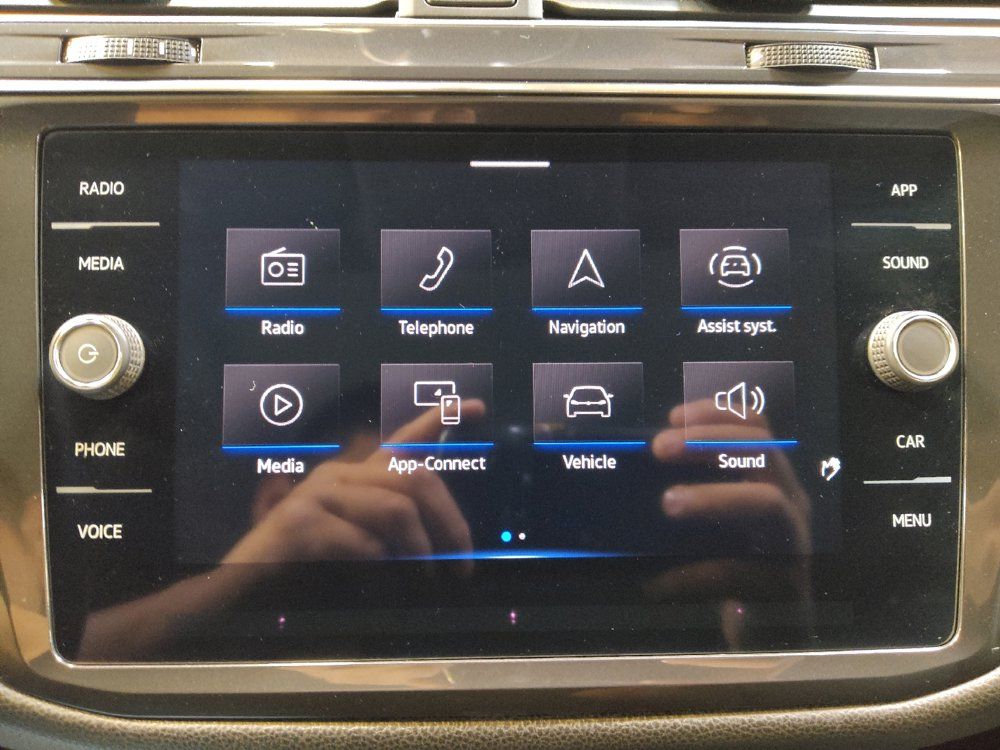 Used 2023 Volkswagen Tiguan SE w/ Panoramic Sunroof Package FWD image 25