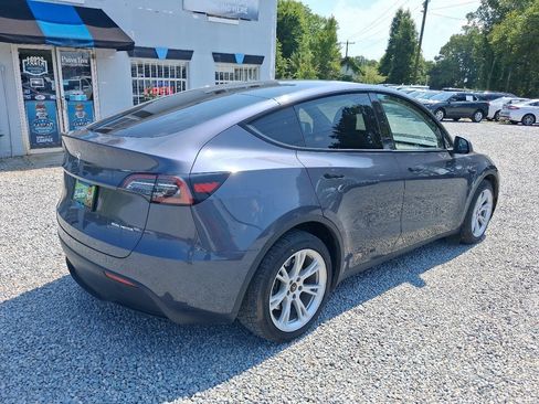 Used 2023 Tesla Model Y Long Range AWD/4WD image 5