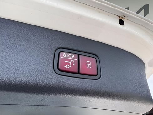 Used 2023 Mercedes-Benz GLC 300 4MATIC image 8