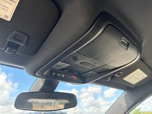 Used 2019 Chevrolet Equinox LT FWD image 10