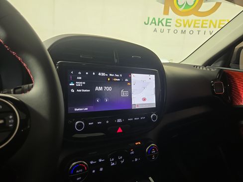 Used 2024 Kia Soul GT-Line w/ GT-Line Technology Package image 19