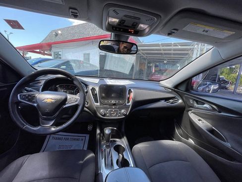 Used 2016 Chevrolet Malibu LT FWD image 14