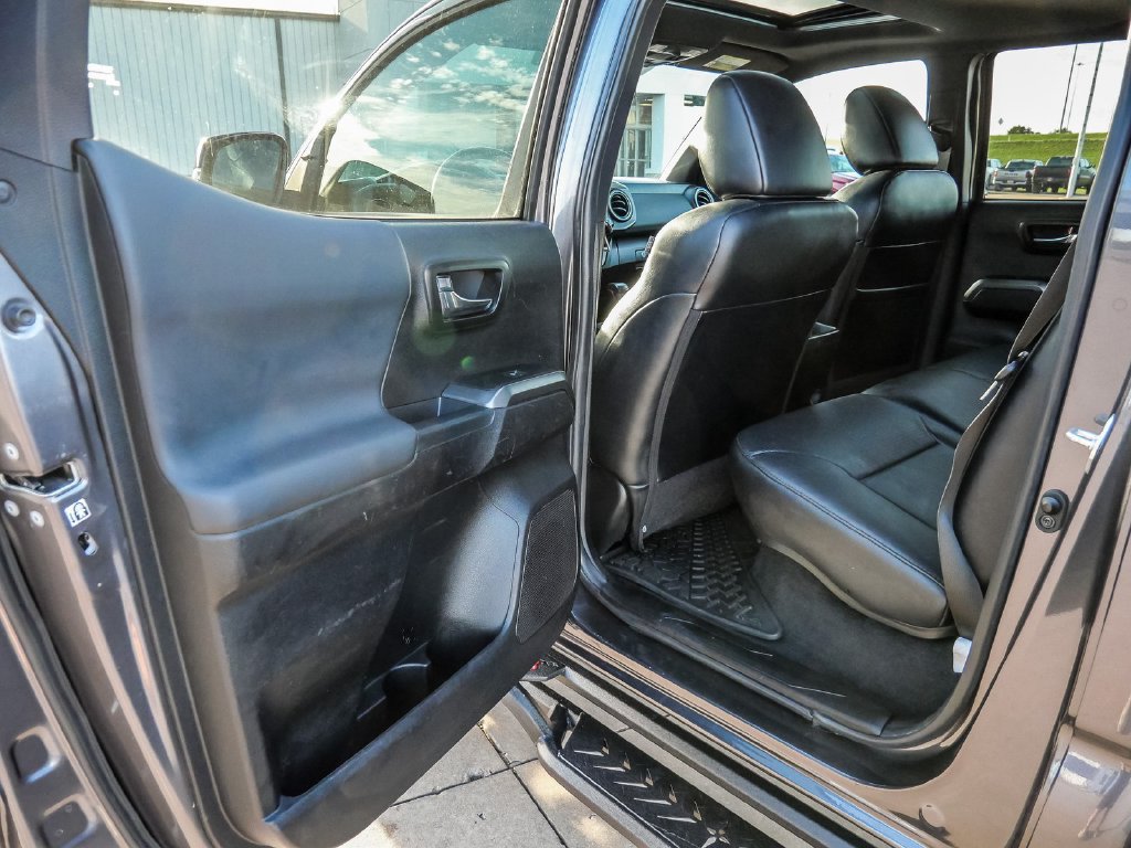Used 2022 Toyota Tacoma TRD Pro AWD/4WD image 29