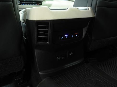 Used 2022 Toyota Tundra Capstone AWD/4WD image 15