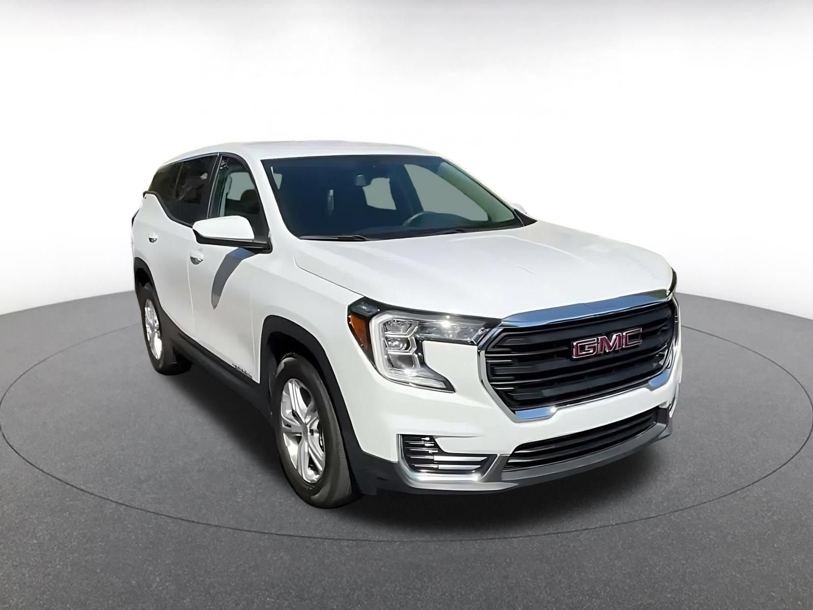 Used 2024 GMC Terrain SLE FWD image 3