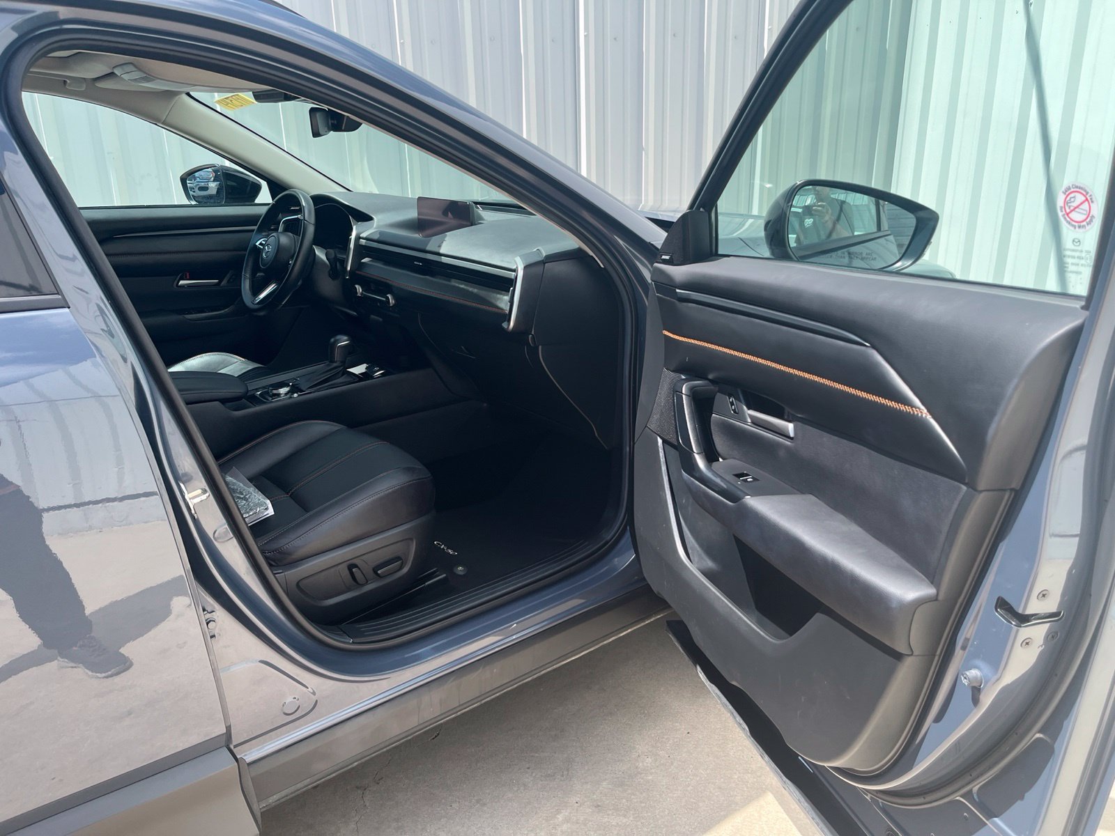 Used 2025 MAZDA CX-50 AWD 2.5 Hybrid w/ Premium Pkg image 16