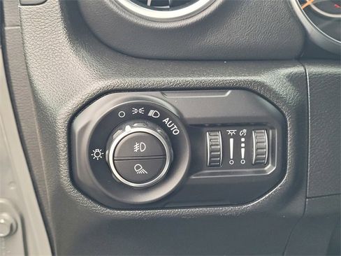 Used 2022 Jeep Gladiator Overland w/ Popular Equipment Package image 26