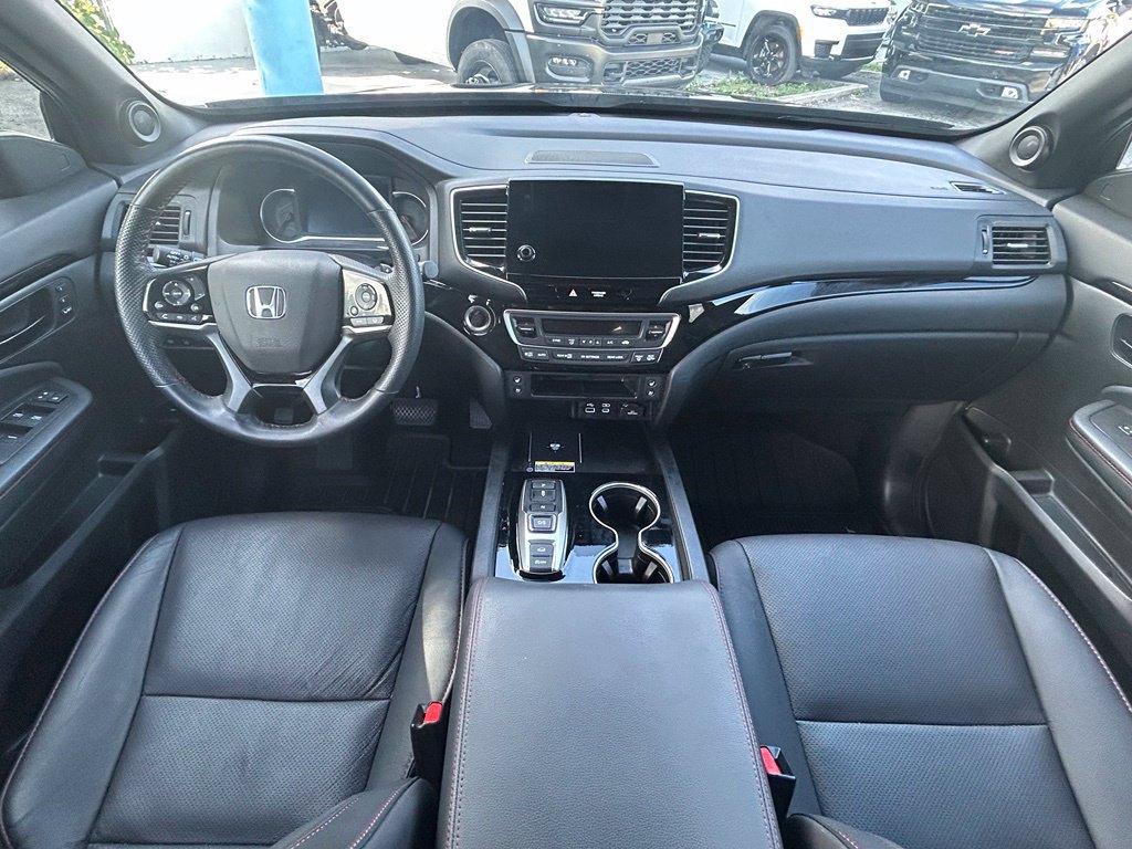 Used 2025 Honda Passport Black Edition image 10