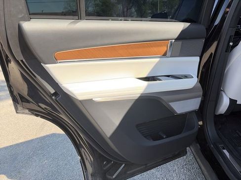 Used 2026 Cadillac Vistiq Luxury image 12