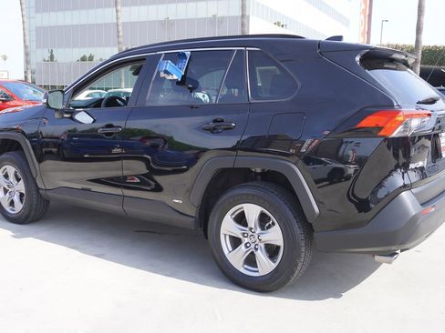 Certified 2025 Toyota RAV4 XLE AWD/4WD image 5