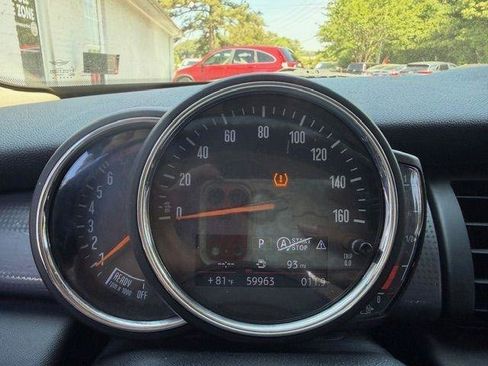 Used 2018 MINI Cooper 4-Door Hardtop FWD image 19