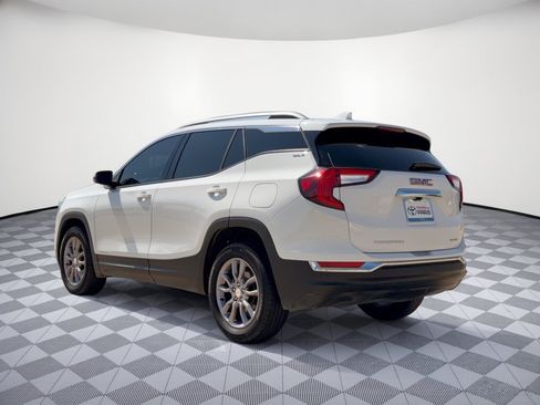 Used 2024 GMC Terrain SLT w/ Infotainment Package II AWD/4WD image 3