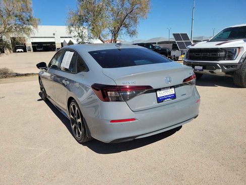 Used 2025 Honda Civic Sport Touring image 4