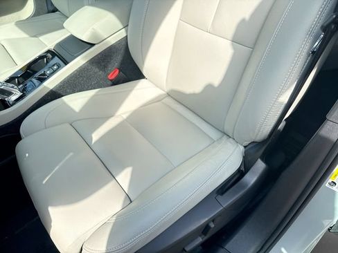 Certified 2026 Volvo XC40 B5 Plus AWD/4WD image 17