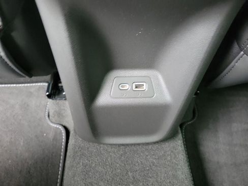 Used 2023 Buick Envision Essence image 25