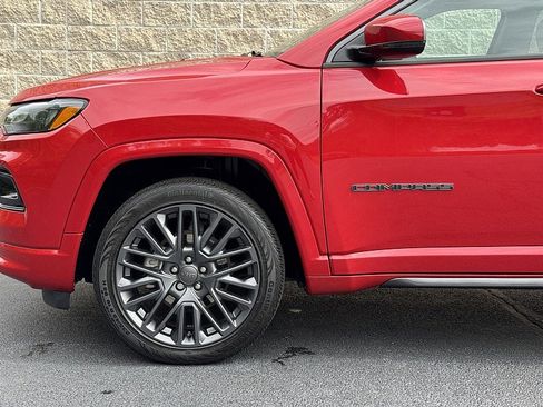 Used 2022 Jeep Compass Limited image 7