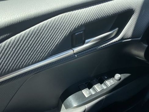 Used 2025 Toyota Camry SE FWD image 13
