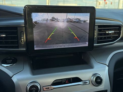 Used 2022 Ford Explorer XLT w/ Equipment Group 202A image 21