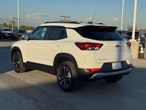 New 2026 Chevrolet TrailBlazer LT w/ Convenience Package image 3