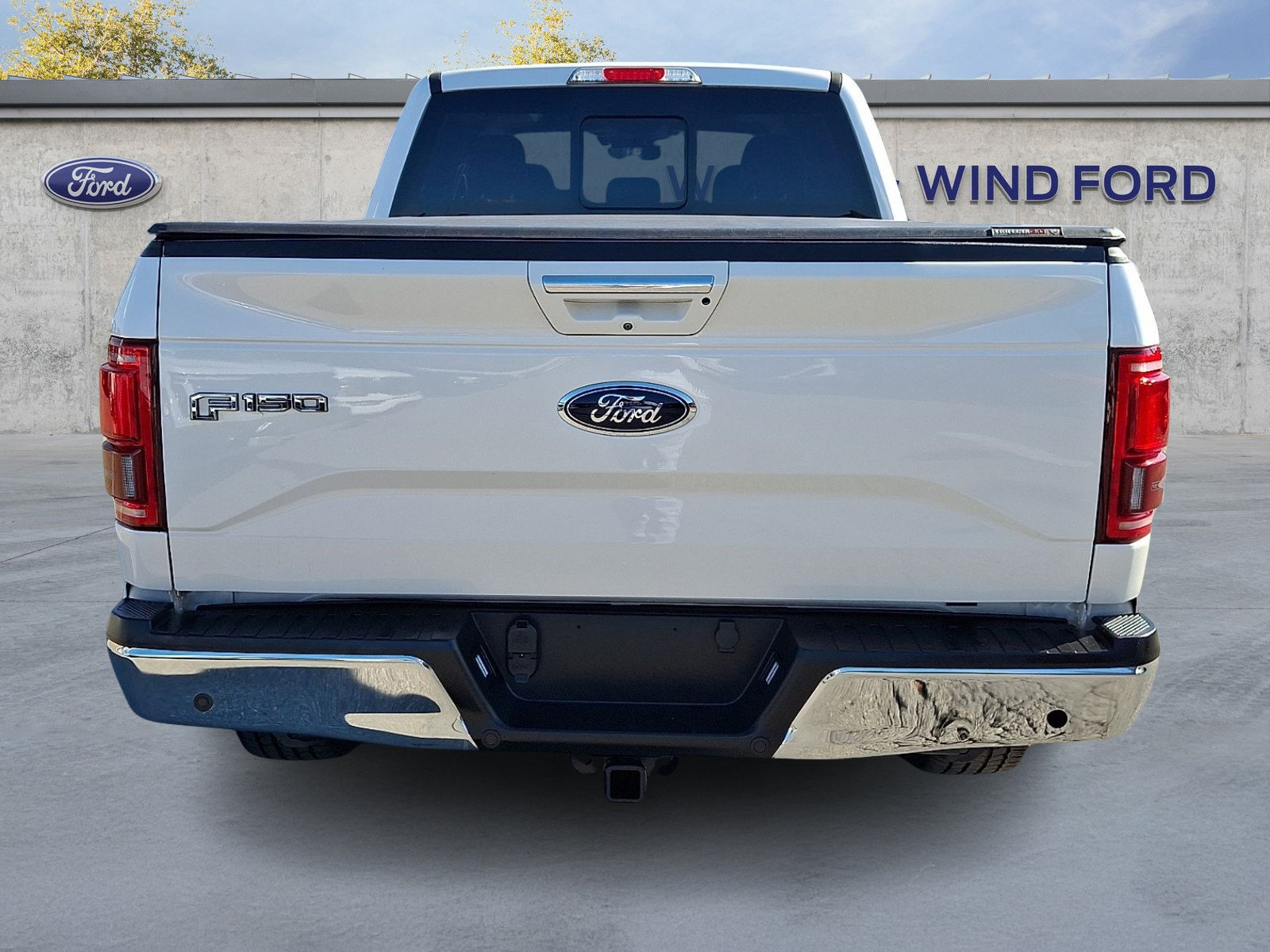 Used 2017 Ford F150 Lariat w/ Equipment Group 502A Luxury AWD/4WD image 5