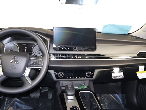 New 2026 Mitsubishi Outlander ES AWD/4WD image 11