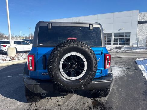 Used 2023 Ford Bronco Badlands image 2