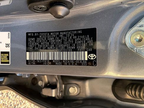 Used 2025 Toyota Corolla LE image 33