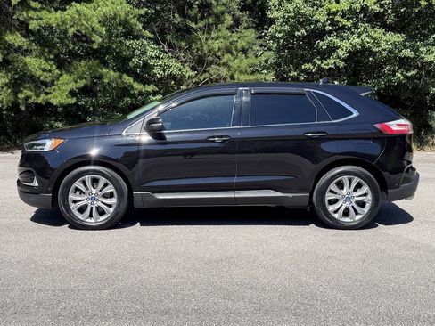 Used 2019 Ford Edge Titanium w/ Equipment Group 301A AWD/4WD image 2